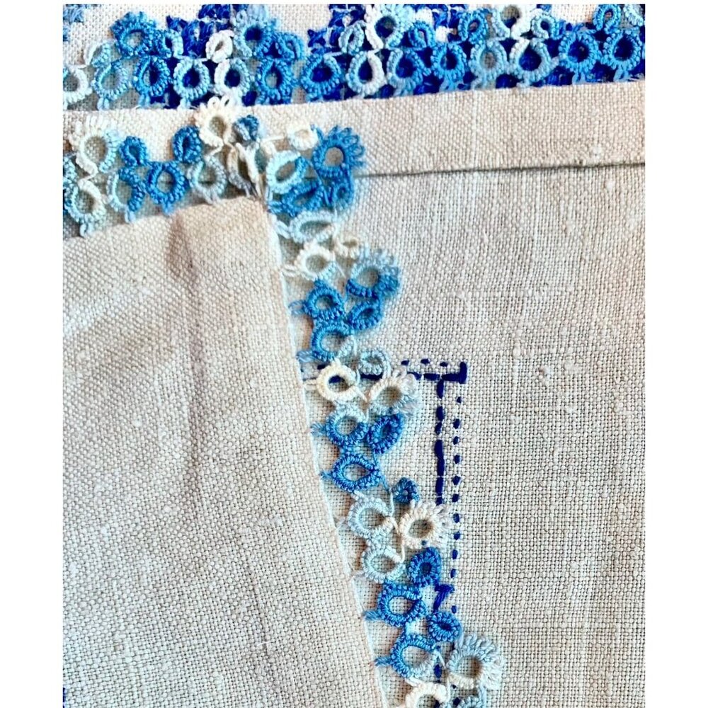 Vintage Hand-Embroidered Tablecloth With Blue Floral Design & Crocheted tatting - Picture 4 of 6